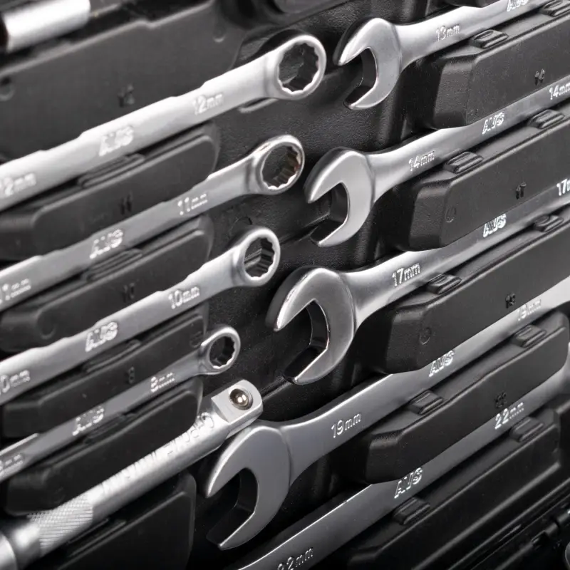 Набор инструментов 82 предмета "MASTER" AVS MTS-82