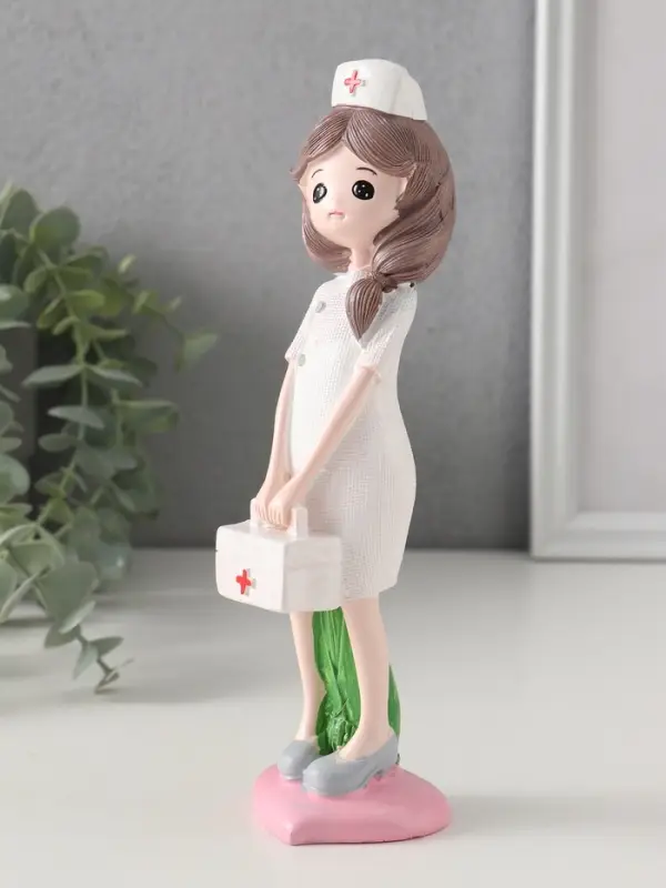 Набор фигурок полистоун &laquo;Врач и медсестра&raquo;, 2 шт., 19.5&times;4.3&times;5.7 см