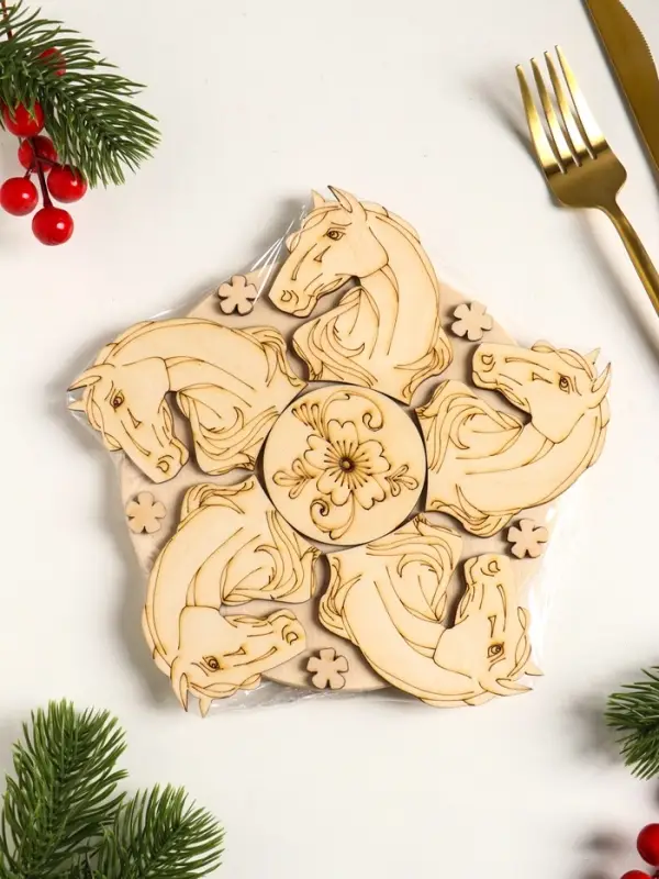 Подставка под горячее Лошадь Красотка , 20см, можжевельник Подставка под горячее Лошадь Красотка , 20см, можжевельник