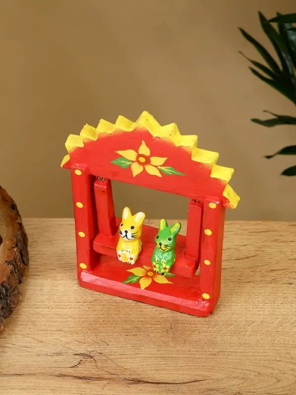 Сувенир "Зайки на качелях" дерево 10х3,5х15 см, цв. красный