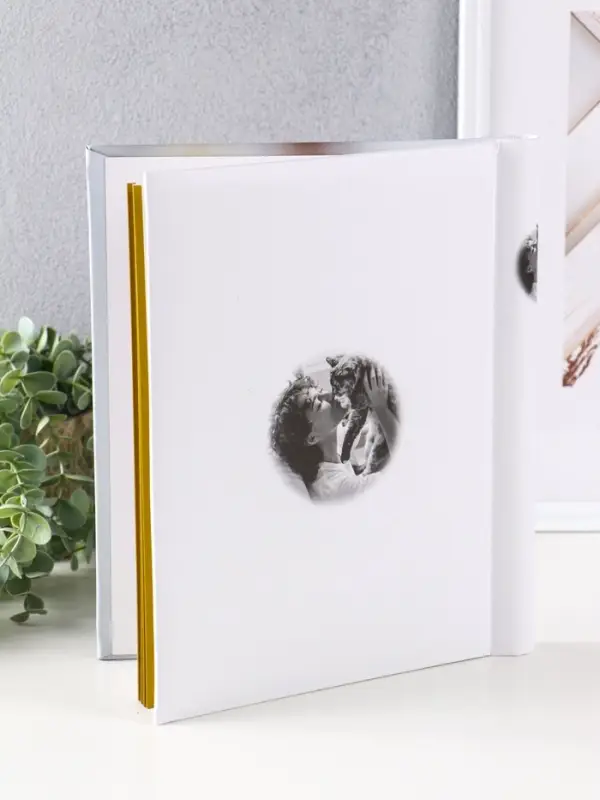 Фотоальбом 10 магнитных листов Фотоальбом 10 магнитных листов "Белый котенок" 23X28см, пер-т внутр.спираль