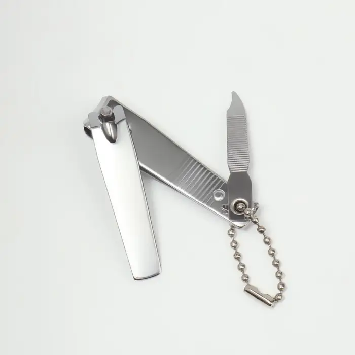 Кусачки книпсер маникюрные, с пилкой, 5.5 см, на блистере, с цепочкой