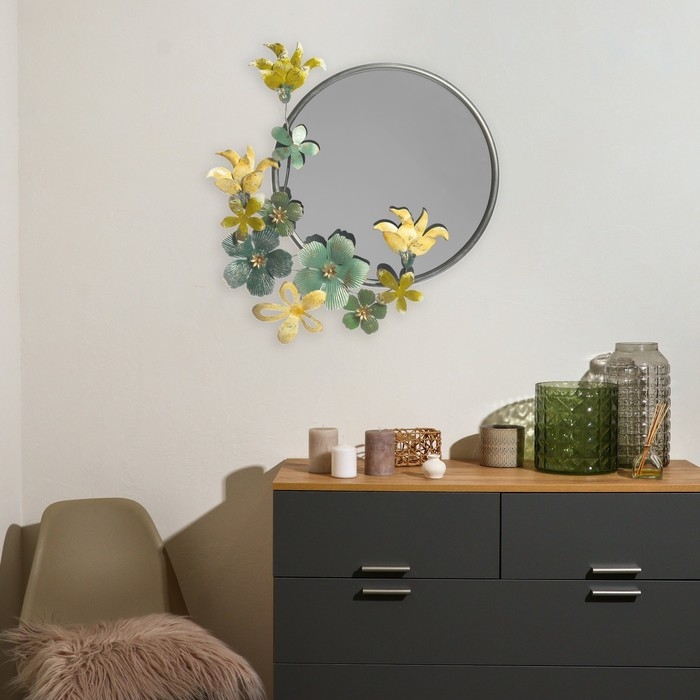 Декор настенный металл с зеркалом  Декор настенный металл с зеркалом "Цветочная феерия" 67,9х64,8х5,7 см