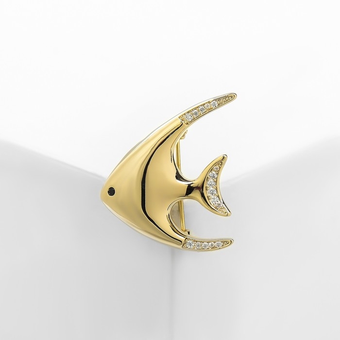 Брошь «Рыбка» скалярия, цвет белый в золоте Брошь «Рыбка» скалярия, цвет белый в золоте