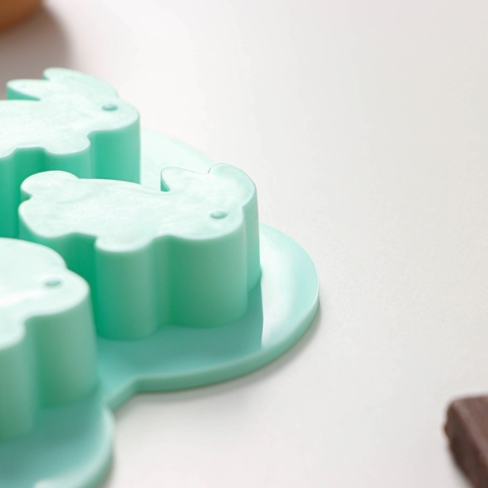 Форма для конфет и шоколада Доляна «Заяц», силикон, 15×11,5 см, 6 ячеек (3,8×3,5 см), цвет мятный Форма для конфет и шоколада Доляна «Заяц», силикон, 15×11,5 см, 6 ячеек (3,8×3,5 см), цвет мятный