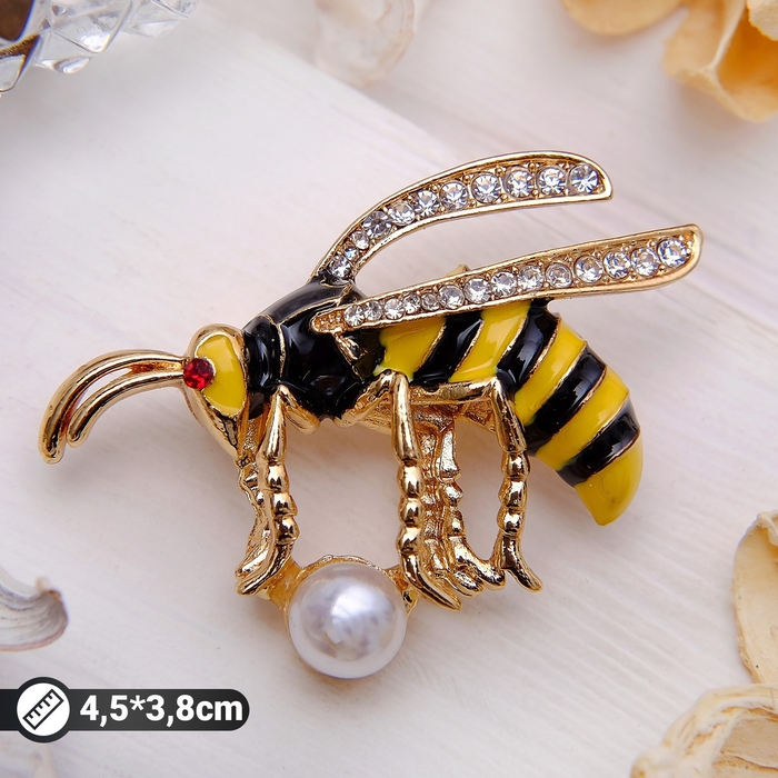 Брошь «Пчелка» с бусиной, цветная в золоте Брошь «Пчелка» с бусиной, цветная в золоте