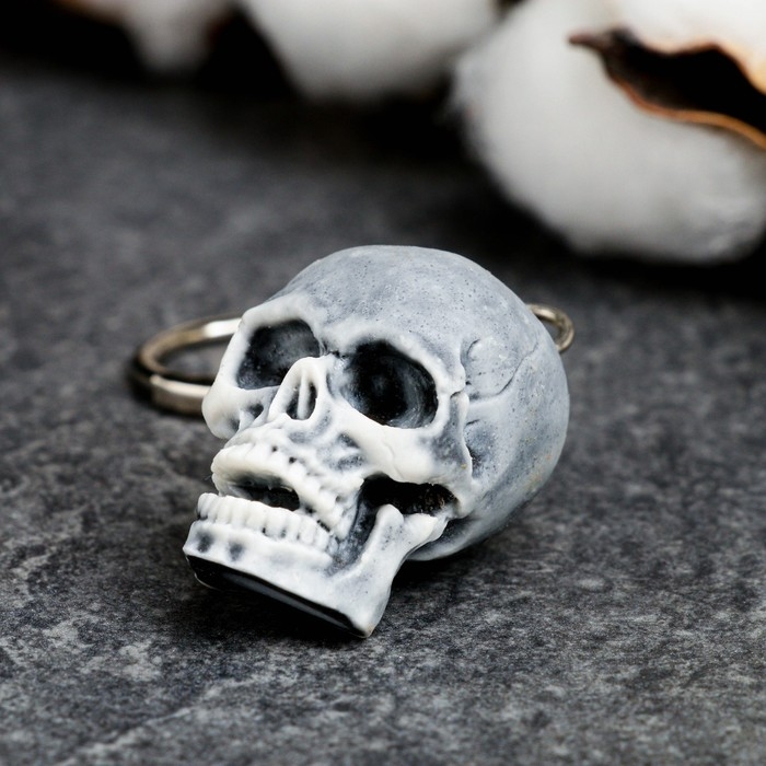 Брелок  Брелок "Череп" 4см, микс