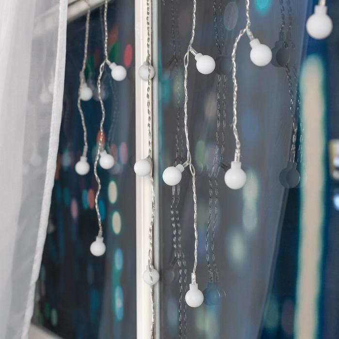 Гирлянда «Бахрома» 3 × 0.5 м с насадками «Шарики», IP20, прозрачная нить, 80 LED, свечение мульти (RG/RB), мигание, 220 В Гирлянда «Бахрома» 3 × 0.5 м с насадками «Шарики», IP20, прозрачная нить, 80 LED, свечение мульти (RG/RB), мигание, 220 В