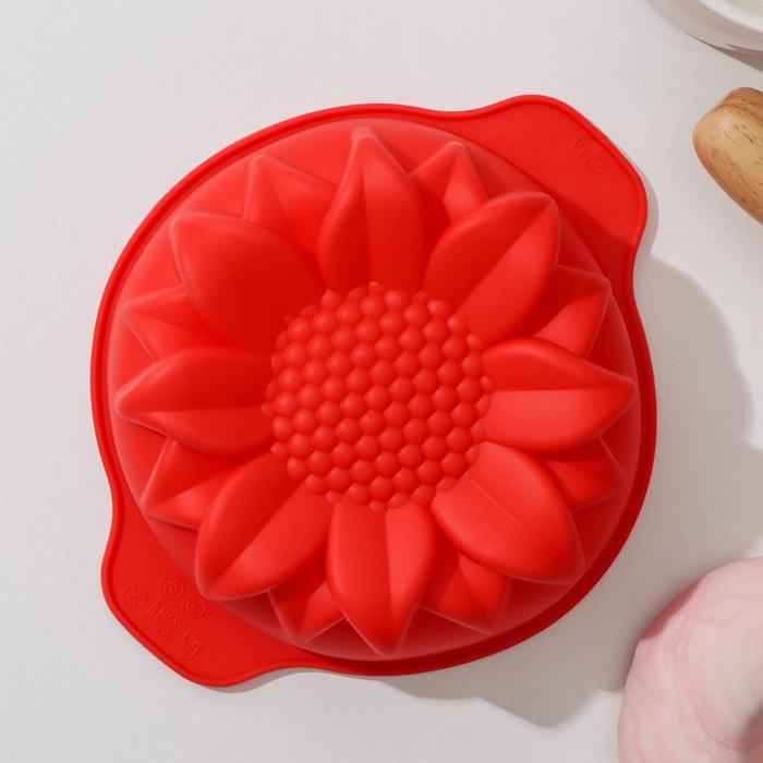 Форма для выпечки Доляна &laquo;Подсолнух&raquo;, силикон, 15,3&times;13 см, внутренний размер 12&times;12&times;4,5 см, цвет красный