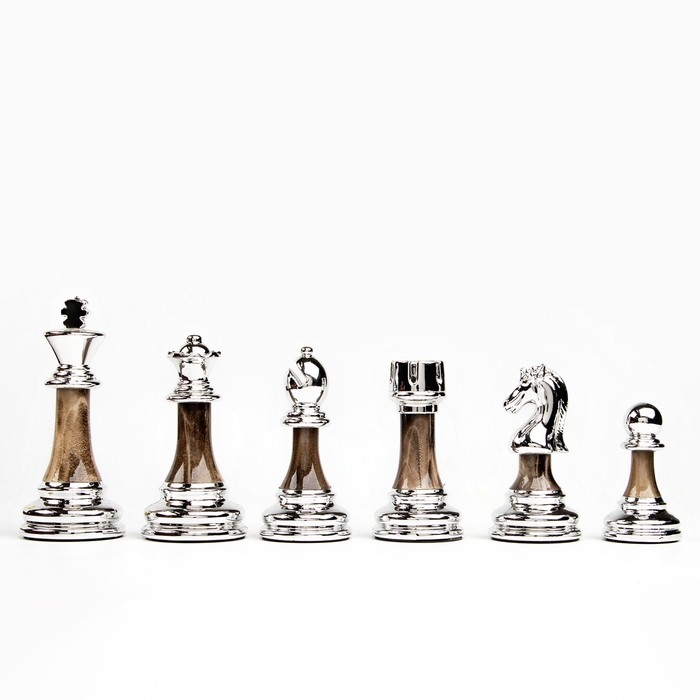 Шахматы сувенирные  Шахматы сувенирные "Нефрит", деревянная доска 45 х 45 см, металлические фигуры