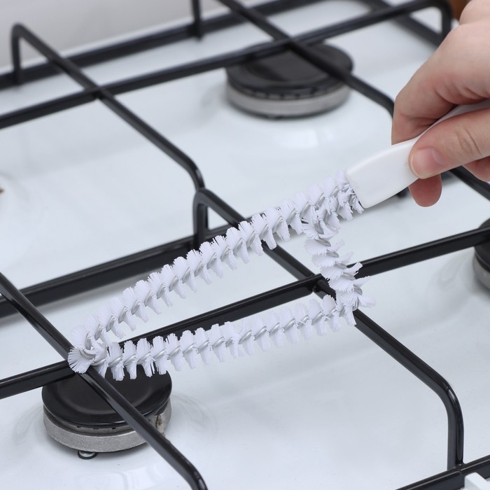 Щётка для чистки посуды и решёток-гриль Raccoon, треугольник, 24×6,5х1,5 см, цвет белый Щётка для чистки посуды и решёток-гриль Raccoon, треугольник, 24×6,5х1,5 см, цвет белый