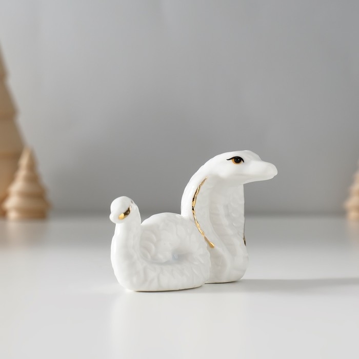 Сувенир керамика  Сувенир керамика "Белая кобра" с золотом 4,3х6,4х4,8 см