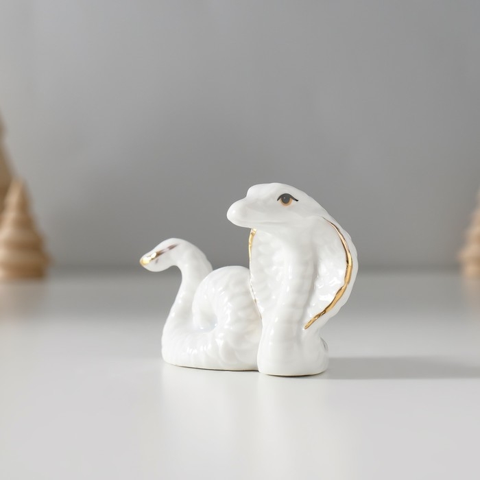 Сувенир керамика  Сувенир керамика "Белая кобра" с золотом 4,3х6,4х4,8 см