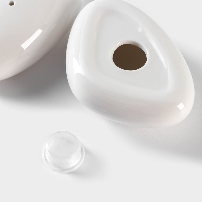 Набор фарфоровый для специй на бамбуковой подставке BellaTenero, 3 предмета: солонка 40 мл, перечница 40 мл, подставка, цвет белый Набор фарфоровый для специй на бамбуковой подставке BellaTenero, 3 предмета: солонка 40 мл, перечница 40 мл, подставка, цвет белый