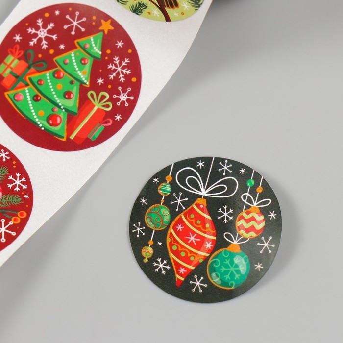 Наклейка бумага Наклейка бумага "Новый год" d=2,5 см 252 шт в рулоне