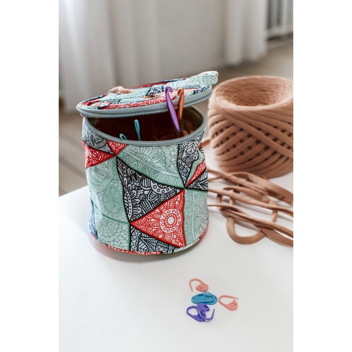 Сумка-футляр «Цветы», 1 люверс, d = 14 × 14,5 см, цвет разноцветный Сумка-футляр «Цветы», 1 люверс, d = 14 × 14,5 см, цвет разноцветный