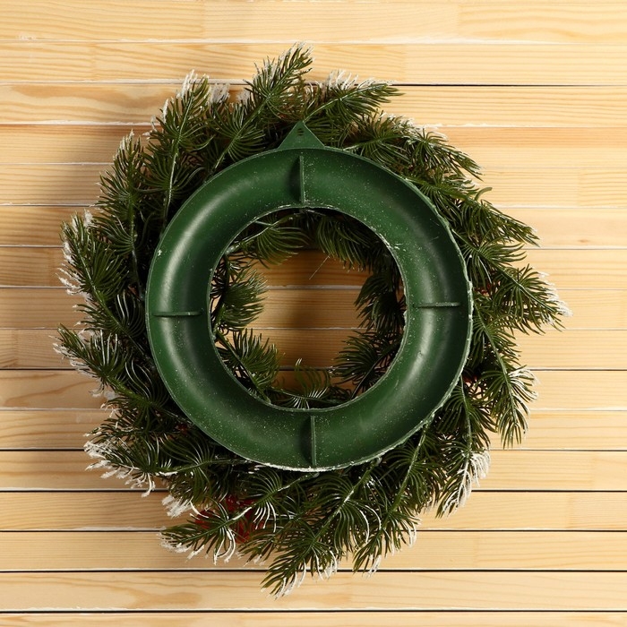 Венок новогодний d- 27 см  Венок новогодний d- 27 см "Уютная сказка" заснеженные веточки ягоды