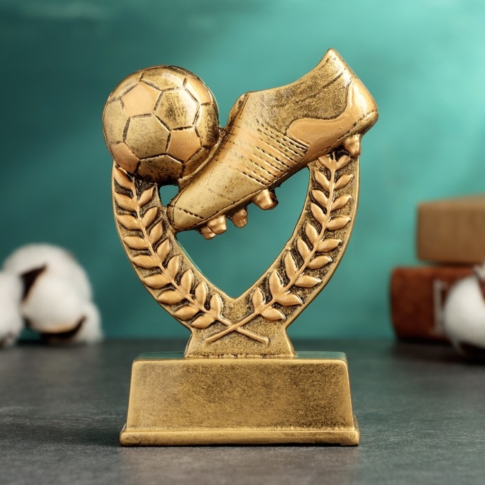 Стела  Стела "Футбол" 9х4х13см