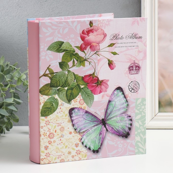 Фотоальбом на 200 фото 10х15 см Фотоальбом на 200 фото 10х15 см "Бабочка на розовом" в коробке 5х21х25,5 см