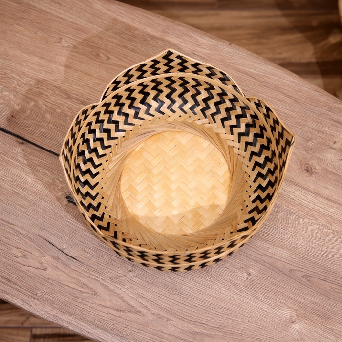 Вазочка плетёная, из бамбука 30х30х12 см Вазочка плетёная, из бамбука 30х30х12 см