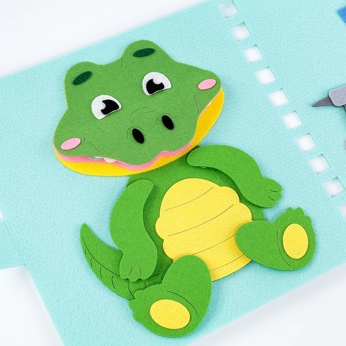 Развивающая книжка «Лечим зубки» Развивающая книжка «Лечим зубки»