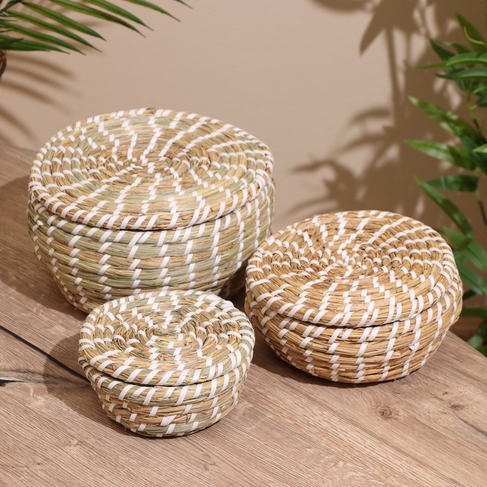 Набор плетёных корзинок, 3 шт.  с крышкой  25х20х16 см Набор плетёных корзинок, 3 шт.  с крышкой  25х20х16 см