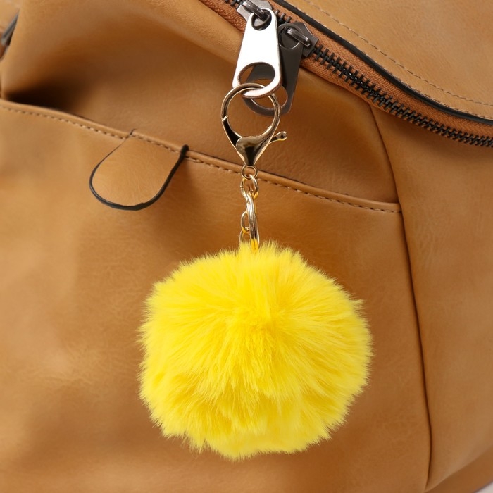 Пушистик на кольце с карабином  Пушистик на кольце с карабином "Смайл" жёлтый 8х8 см