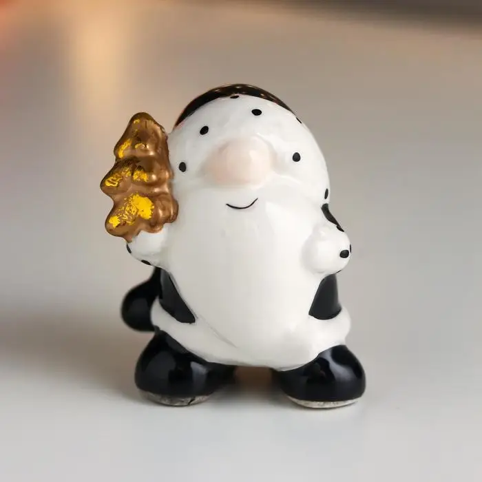 Сувенир керамика Сувенир керамика "Дедушка Мороз, чёрный кафтан и колпак в горох, золотая ёлочка" 7,8х7х6 см