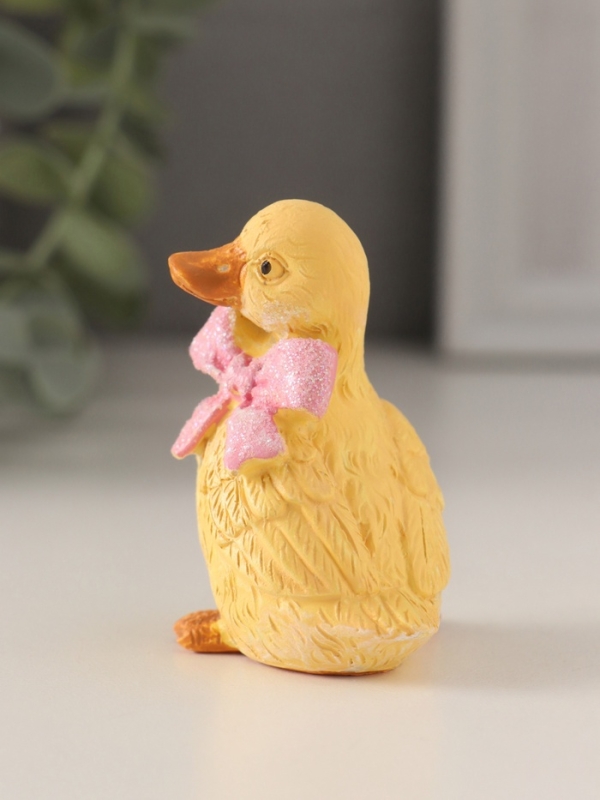 Сувенир полистоун Сувенир полистоун "Утёнок с большим розовым бантом" 4,5х4х6 см