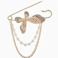 Булавка &laquo;Бабочка&raquo; в стразах, цепочка, жемчуг, L=7.5 см, цвет белый в золоте