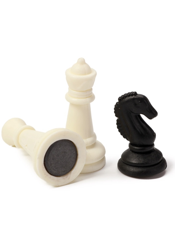 Шахматы магнитные 20 х 20 см, король h-3.3 см, d-1.5 см, доска и фигуры пластик Шахматы магнитные 20 х 20 см, король h-3.3 см, d-1.5 см, доска и фигуры пластик
