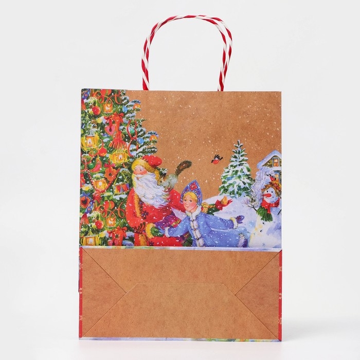 Новый год. Пакет бумажный подарочный новогодний крафт Новый год. Пакет бумажный подарочный новогодний крафт "Дед мороз и снегурочка" 18 х 22,3 х 10 см.