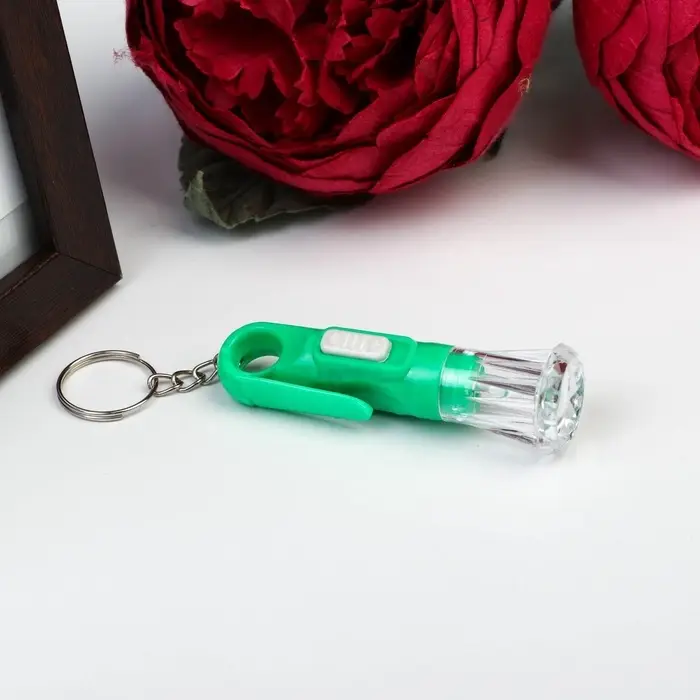 Фонарик брелок для ключей на кольце «Вспышка», с колечком и держателем, 6.8×2.3×2.3 см, МИКС