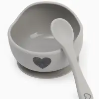Тарелка детская на присоске и ложка, серый, Mum&Baby Тарелка детская на присоске и ложка, серый, Mum&Baby