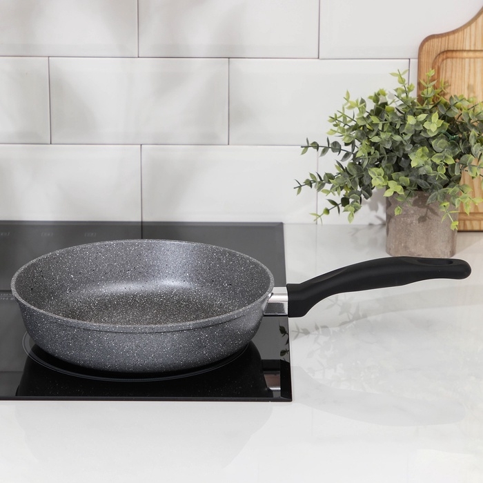 Сковорода Доляна «Марбл», d=24 см, пластиковая ручка, антипригарное покрытие Сковорода Доляна «Марбл», d=24 см, пластиковая ручка, антипригарное покрытие