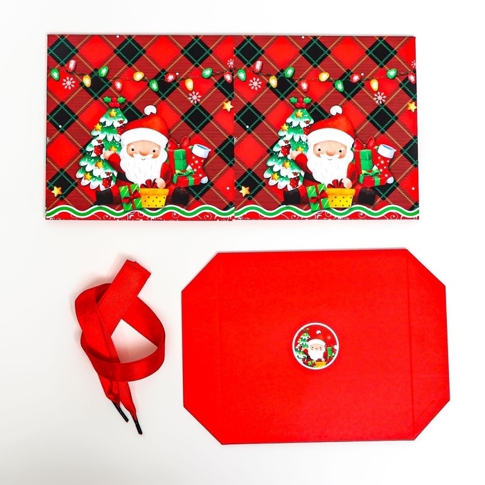 Новый год. Коробка подарочная новогодняя складная Новый год. Коробка подарочная новогодняя складная "Дедушка мороз" 15х15х15 см.