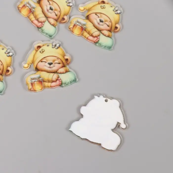 Декор для творчества акрил Декор для творчества акрил "Медвежонок в пижамке с баночкой мёда сладко спит" 3х3х0,2 см