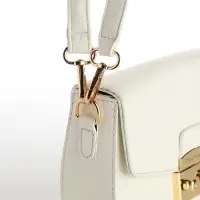 Сумка женская мессенджер TEXTURA на клапане, 23&times;6&times;15 см, белая