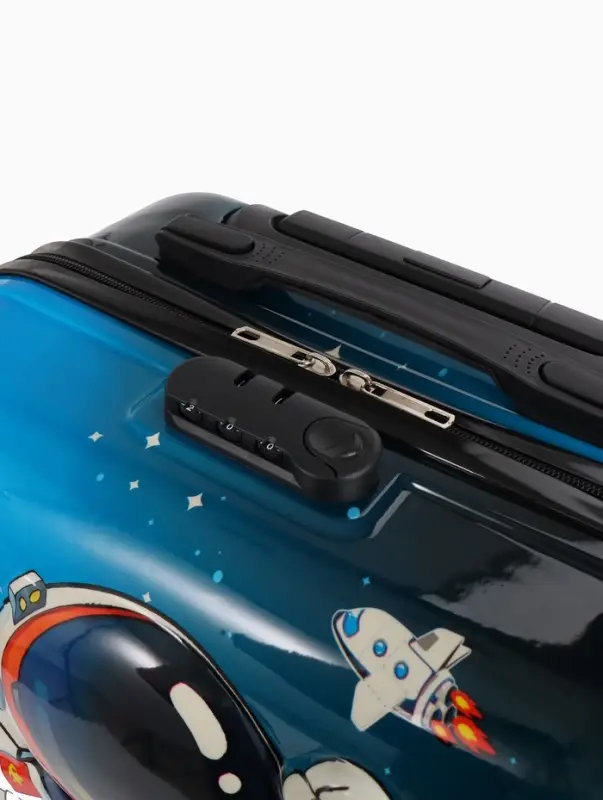 Чемодан дет Космо 18 Чемодан дет Космо 18", 35*22*27 см, отдна молнии, код.замок, 4 колеса,
