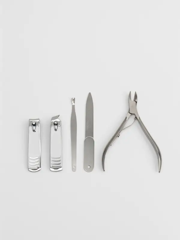 Набор маникюрный, 5 предметов, в металлическом футляре, серебристый