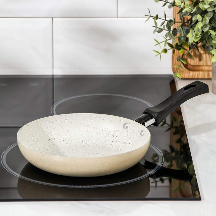 Сковорода «Стоун», d=17 см, пластиковая ручка, антипригарное покрытие, цвет бежевый Сковорода «Стоун», d=17 см, пластиковая ручка, антипригарное покрытие, цвет бежевый