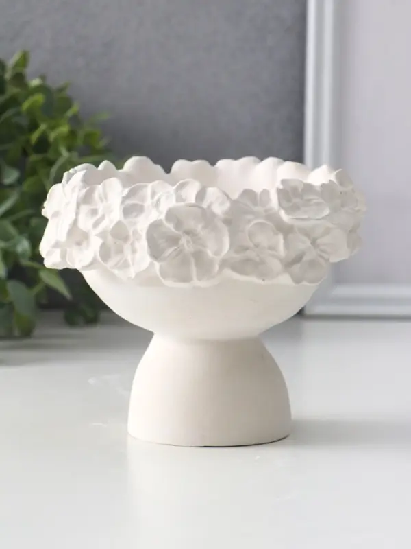 Подставка для мелочей «Девочка в венке», 12.5×11×10.5 см, натуральный, гипс