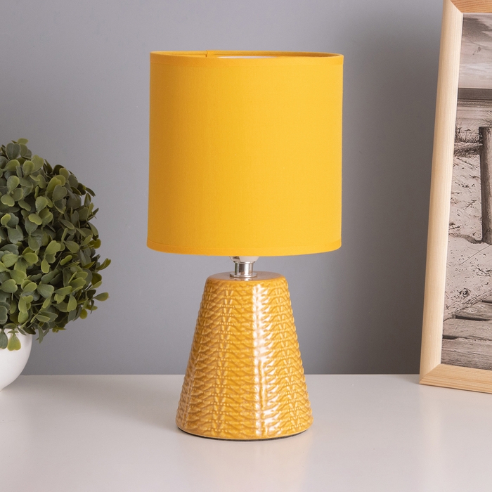 Лампа настольная Лампа настольная "Бланка" 1х40Вт Е14 желтый 14х14х29см