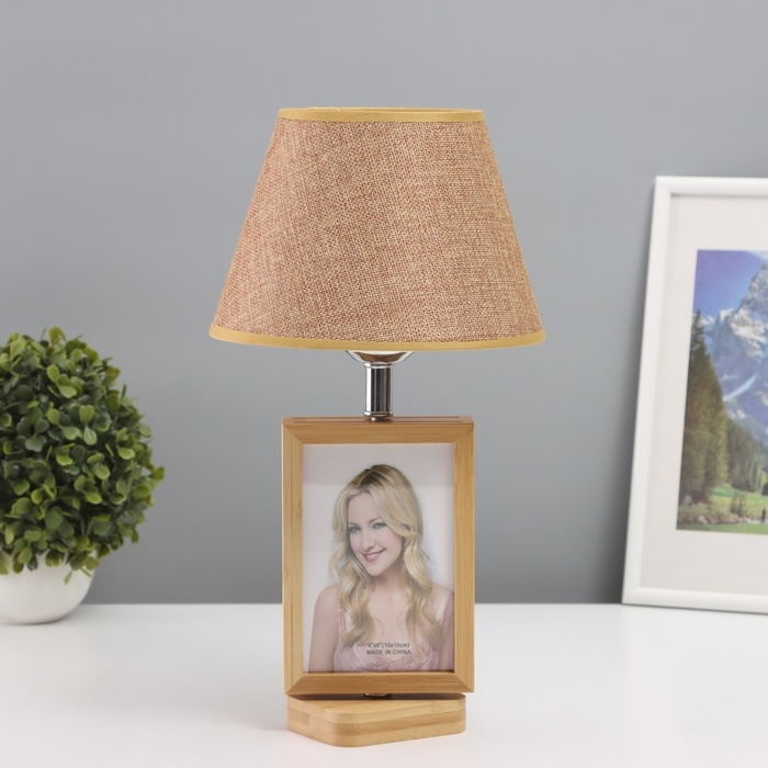 Лампа настольная с фоторамкой 10х15см (пластиковая вставка) 20х20х35см Лампа настольная с фоторамкой 10х15см (пластиковая вставка) 20х20х35см