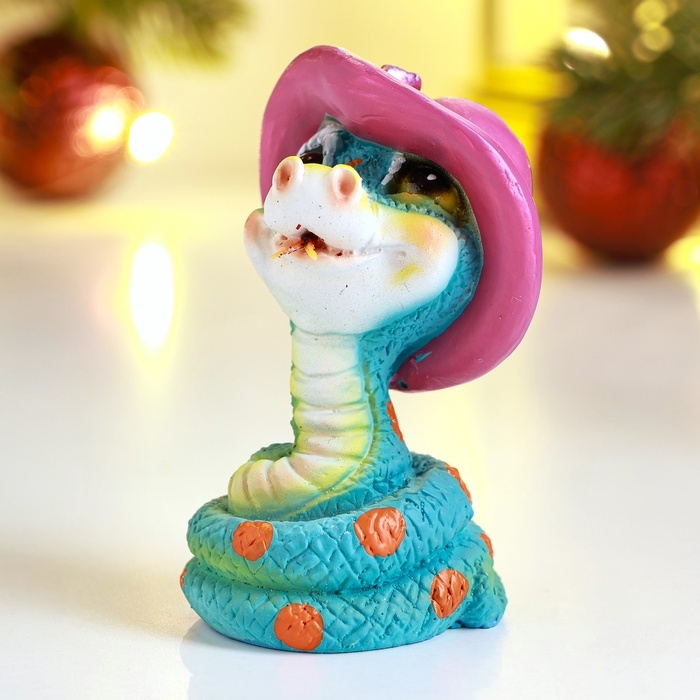 Новый год. Символ 2025. Фигура  Новый год. Символ 2025. Фигура "Змейка в шляпке" 4х6х6см, цветная