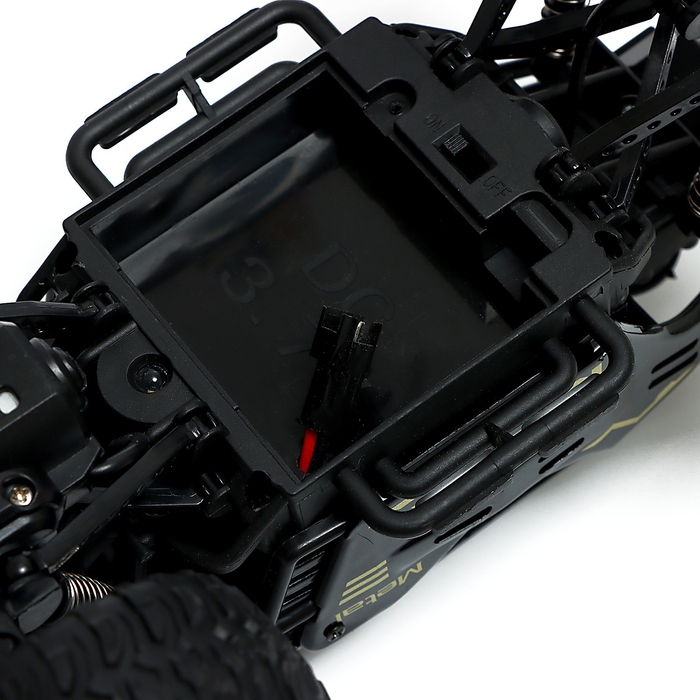 Джип «Вездеход», радиоуправление, дым, элементы из металла, черный Джип «Вездеход», радиоуправление, дым, элементы из металла, черный