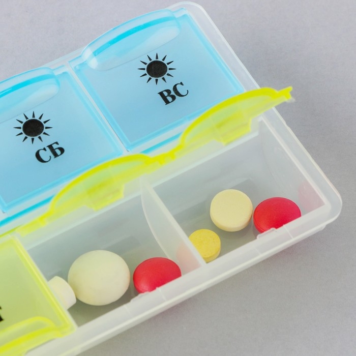 Таблетница органайзер, 14 секций, русские буквы, 21.5 х 2.5 х 6.5 см. Таблетница органайзер, 14 секций, русские буквы, 21.5 х 2.5 х 6.5 см.