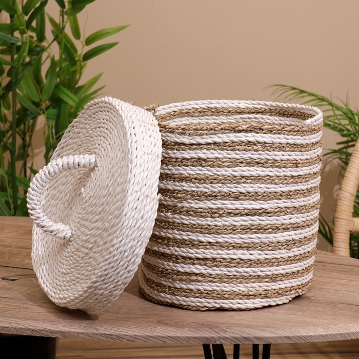 Корзина плетёная с крышкой 27х27х35 см Корзина плетёная с крышкой 27х27х35 см