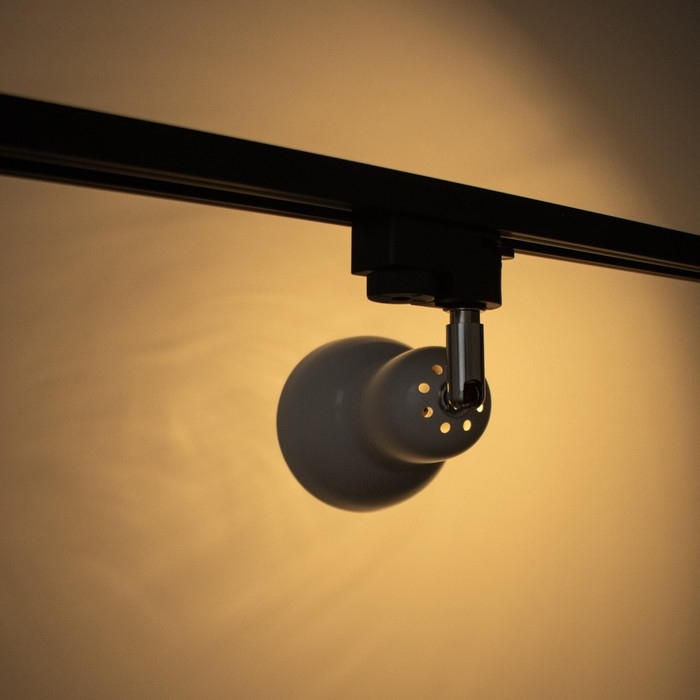 Светильник трековый Светильник трековый "Мудрец" Е27 40Вт белый 9х9х19,5см