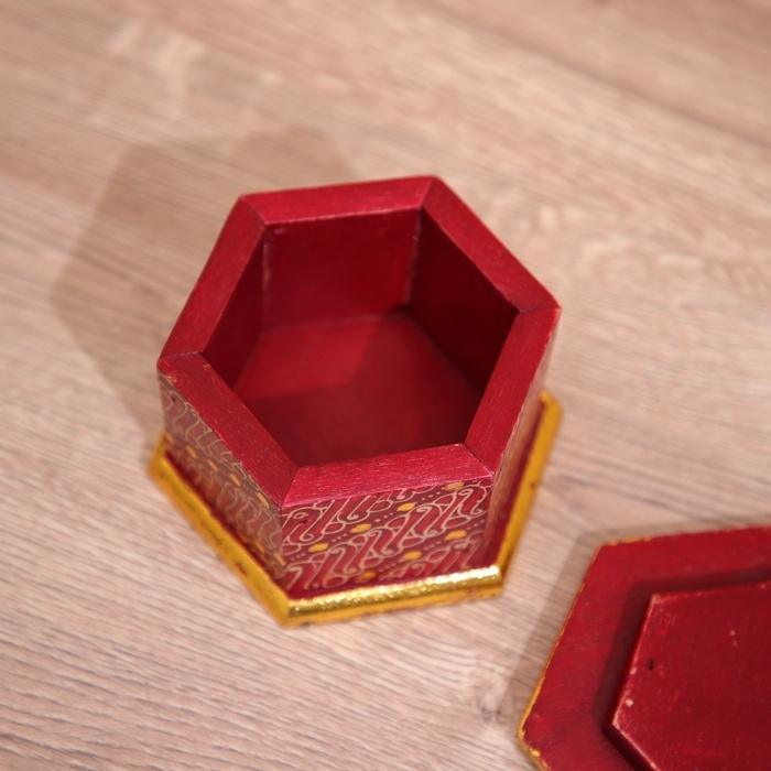 Шкатулка деревянная, батик 10х11х7 см Шкатулка деревянная, батик 10х11х7 см